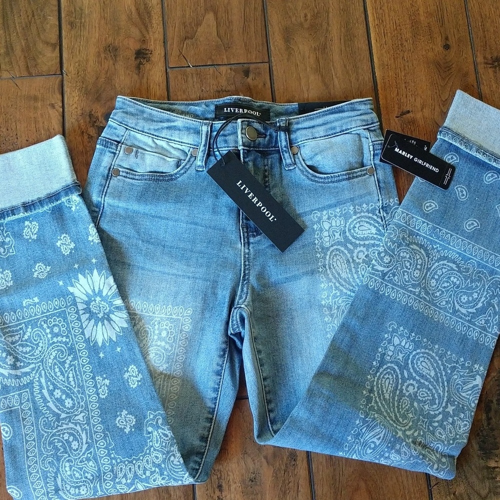 NWT Liverpool Jeans w/White Paisley Design
